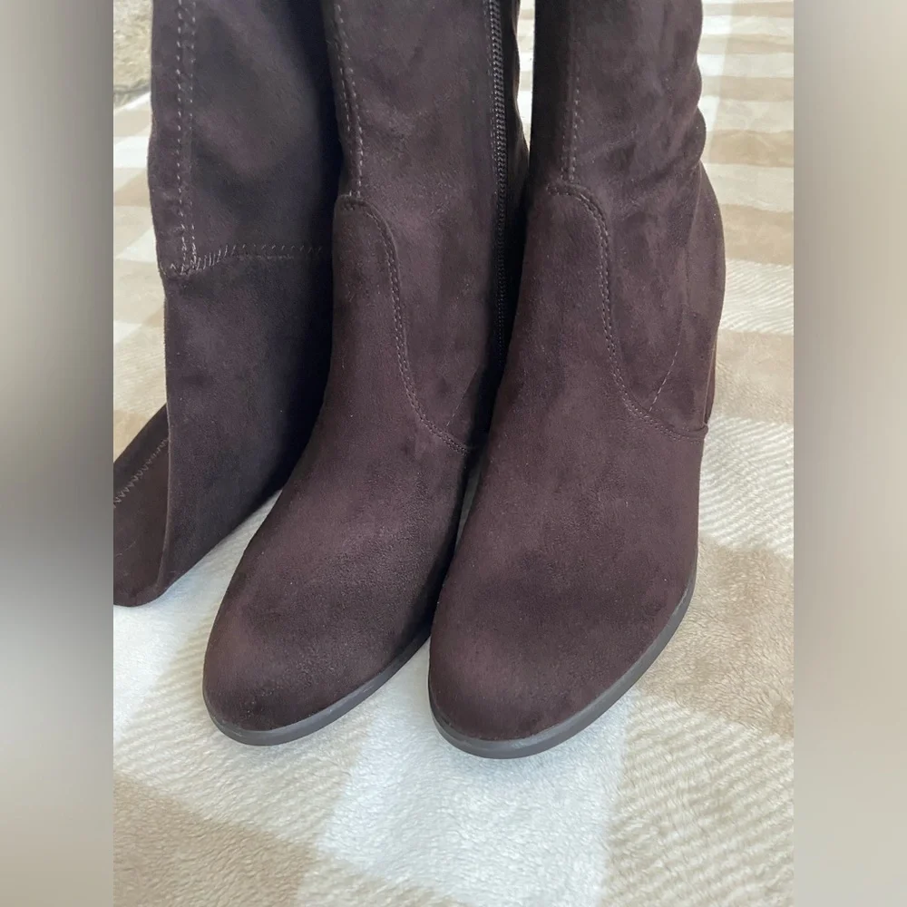 NEW Unisa Women’s Dark Brown Over-the-Knee Boots New with Box Size 7.5 M
